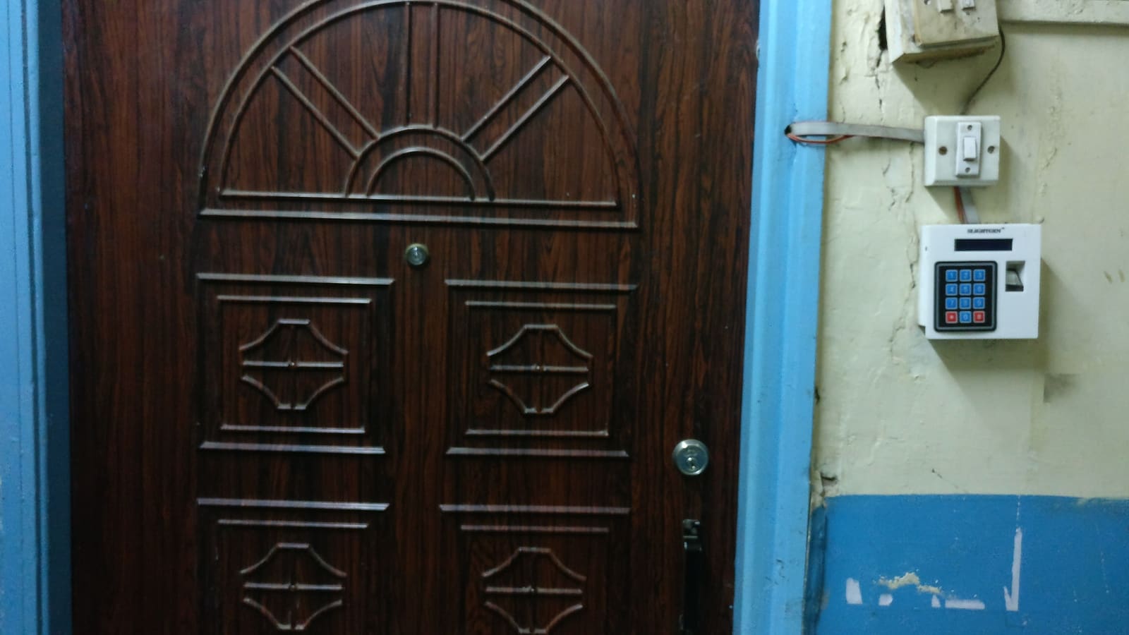 door_lock1.jpg